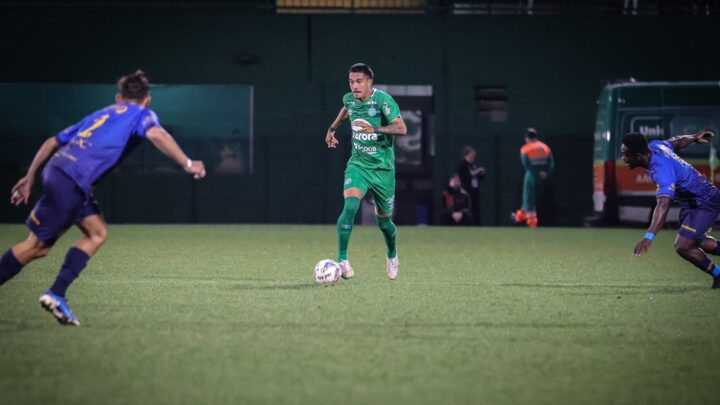 Chapecoense confirma o retorno do zagueiro Kauan Faria