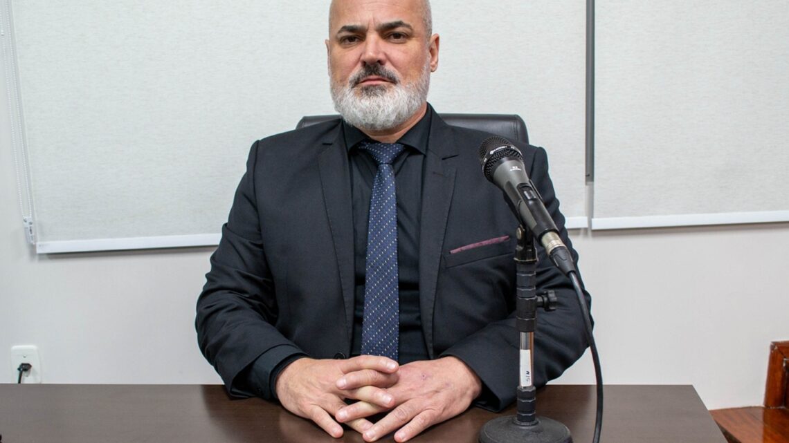 Vereadores repudiam proibição da utilização de helicópteros como plataforma de tiro em operações policiais Vereadores repudiam proibição da utilização de helicópteros como plataforma de tiro em operações policiais