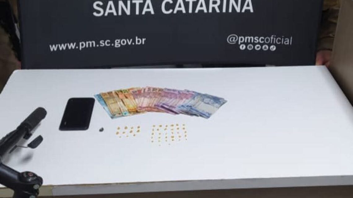 Operação da Polícia Militar resulta em prisões por tráfico, uso de drogas e receptação em Xanxerê Operação da Polícia Militar resulta em prisões por tráfico, uso de drogas e receptação em Xanxerê