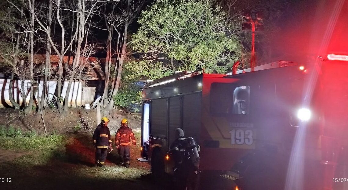 Incêndio em aviário é registrado durante a madrugada em Xanxerê Incêndio em aviário é registrado durante a madrugada em Xanxerê