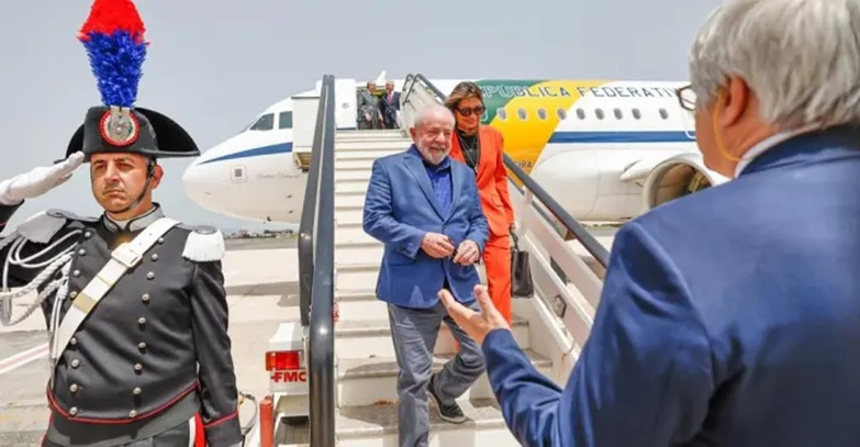 Em 5 meses, viagens de Lula custaram R$ 15 milhões Em 5 meses, viagens de Lula custaram R$ 15 milhões