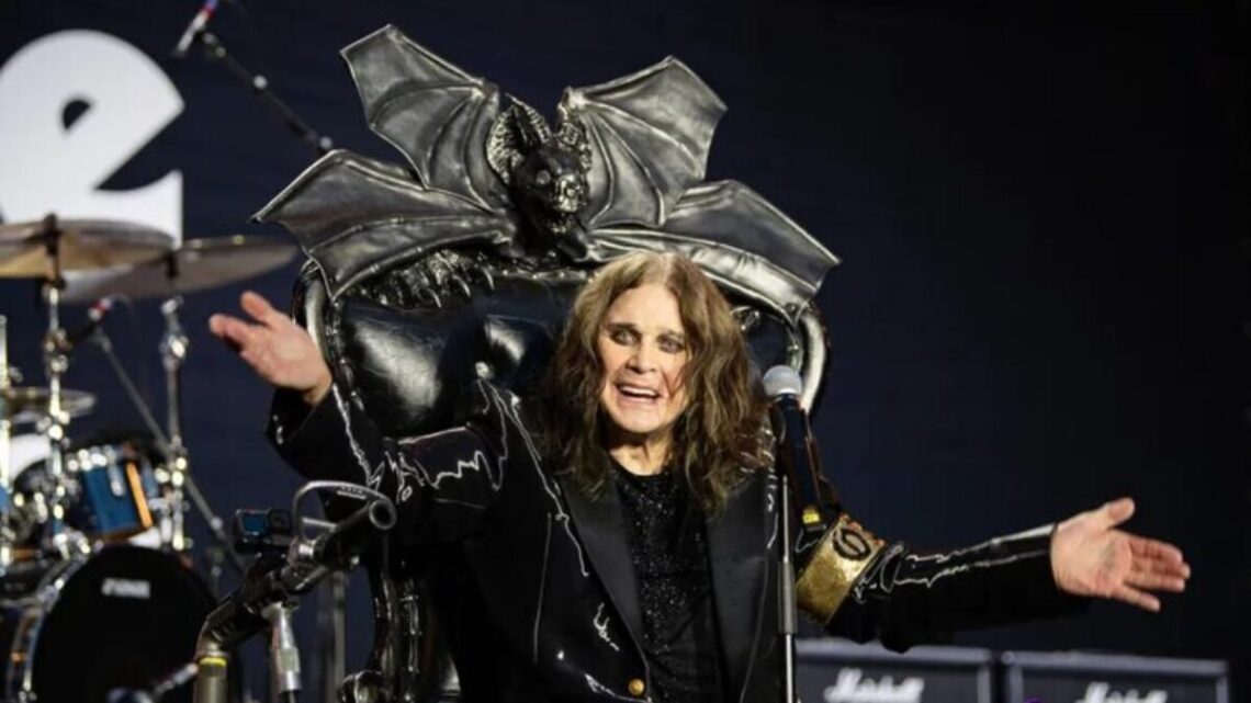 Morre Ozzy Osbourne, vocalista do Black Sabbath, aos 76 anos Morre Ozzy Osbourne, vocalista do Black Sabbath, aos 76 anos
