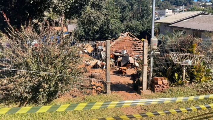 URGENTE: casa desaba e homem morre soterrado no RS