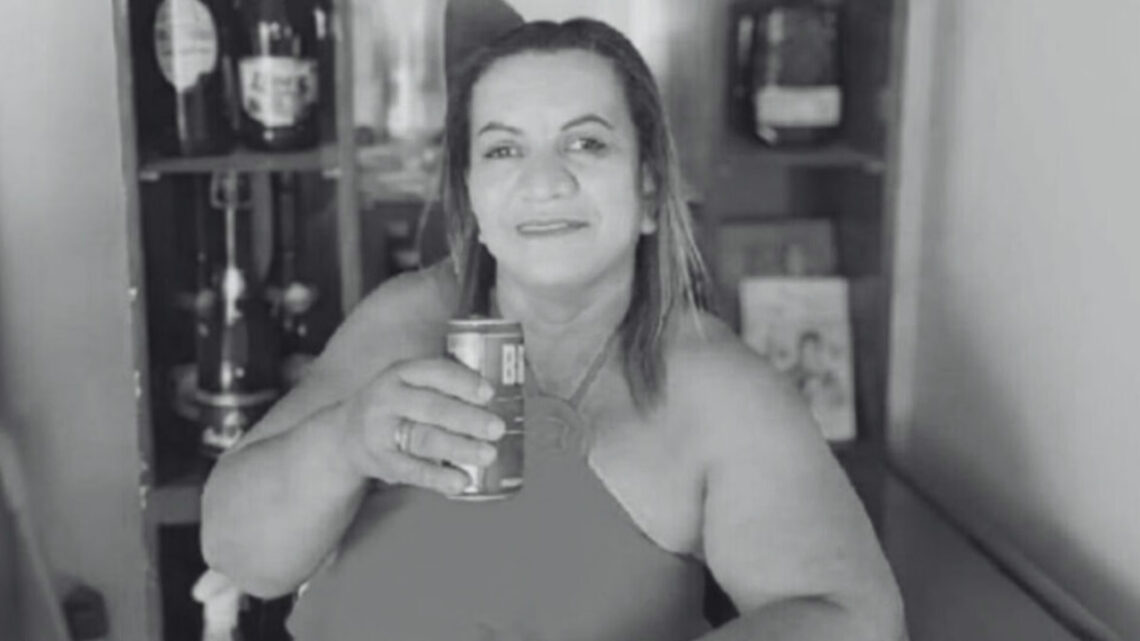 Mulher morre durante relação sexual e é abandonada em vala pelo amante Mulher morre durante relação sexual e é abandonada em vala pelo amante