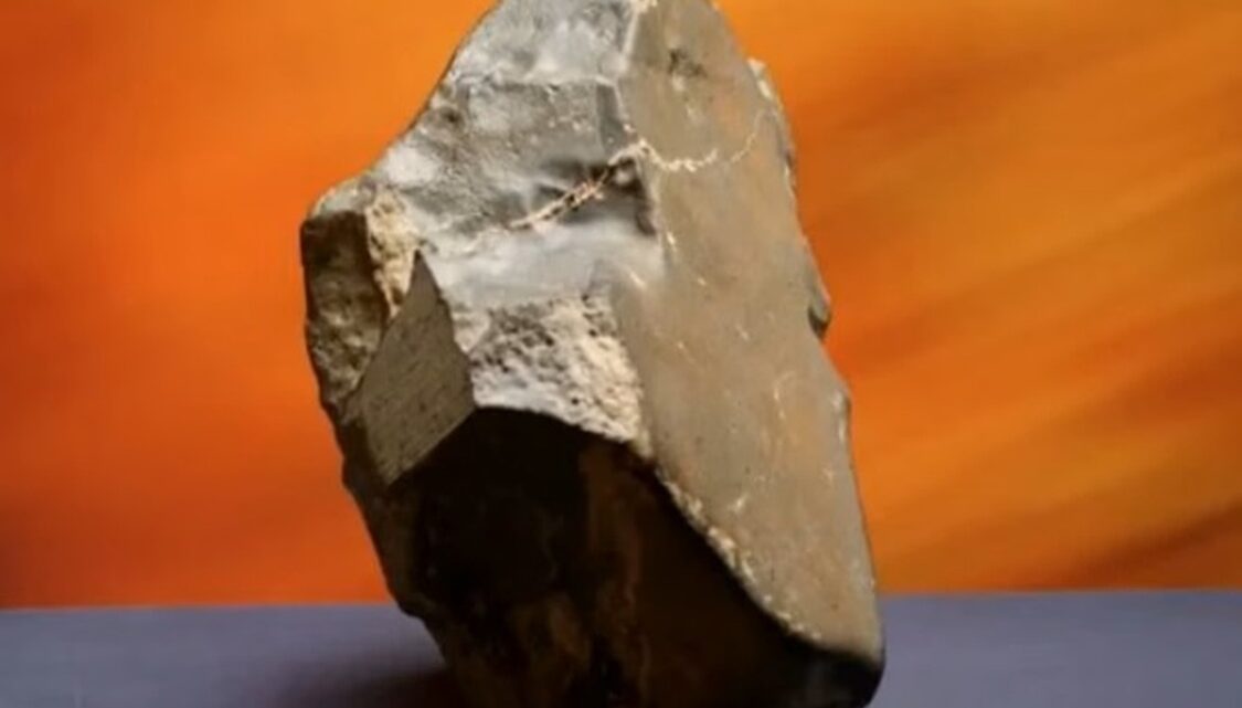 Pedaço de Marte? Meteorito retirado do planeta vai a leilão por US$ 4 milhões Pedaço de Marte? Meteorito retirado do planeta vai a leilão por US$ 4 milhões