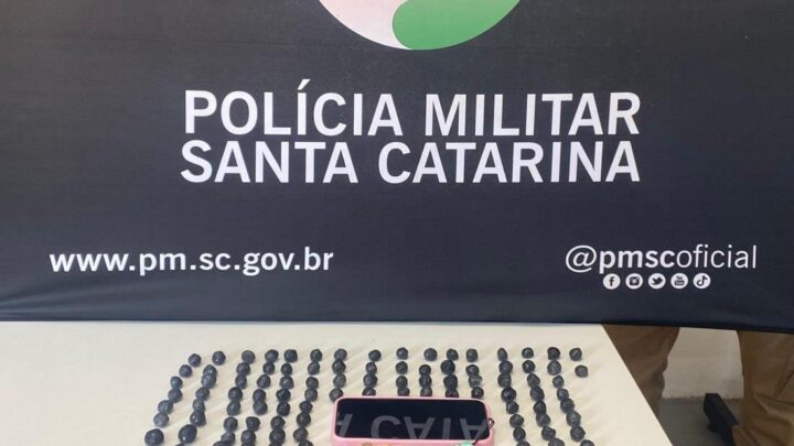 Duas mulheres são presas por tráfico de drogas durante abordagem na SC-157 em Cordilheira Alta