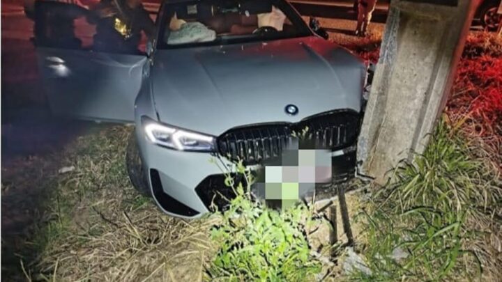 Condutor foge após BMW colidir em poste e deixar parte de São Miguel do Oeste sem energia