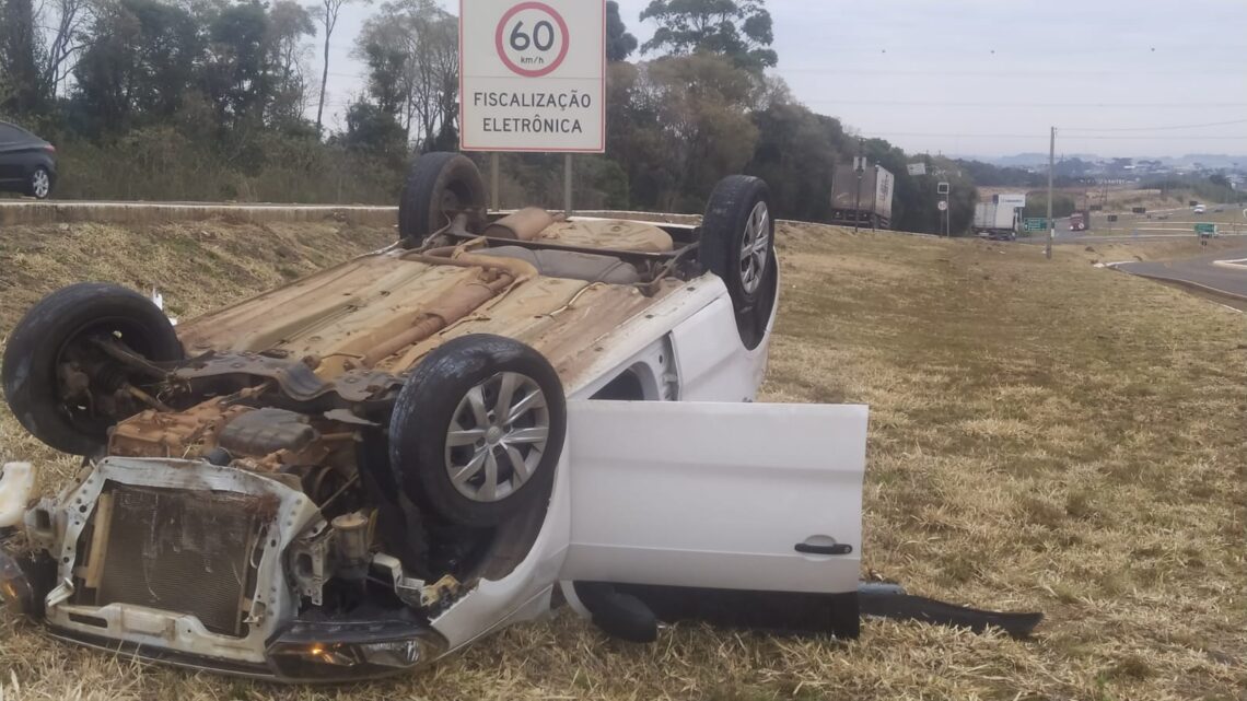 Colisão entre carro e caminhão deixa duas mulheres feridas na BR-282 em Xanxerê