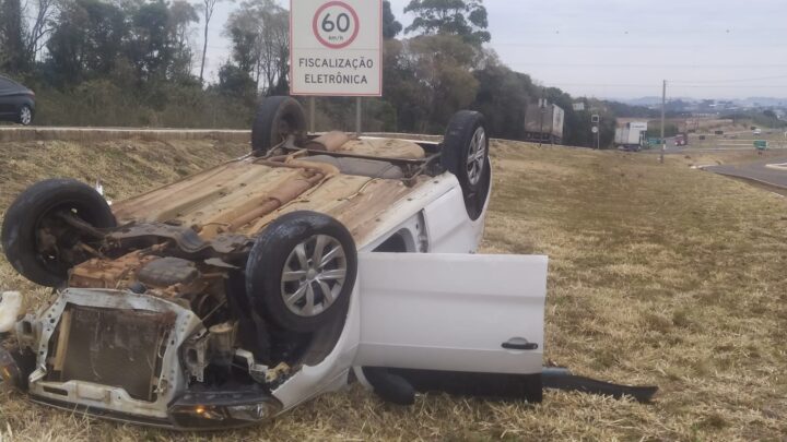 Colisão entre carro e caminhão deixa duas mulheres feridas na BR-282 em Xanxerê