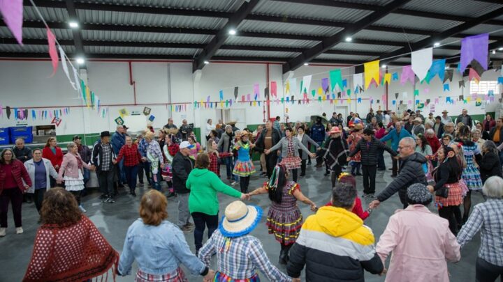 Festa Julina reúne cerca de 400 pessoas na Cidade do Idoso em Chapecó; veja as imagens