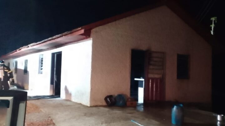 Princípio de incêndio atinge boate em São Miguel do Oeste após ação criminosa; ninguém ficou ferido