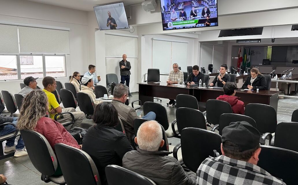 Reunião na Câmara discute desafios e melhorias na coleta de resíduos sólidos em Chapecó Reunião na Câmara discute desafios e melhorias na coleta de resíduos sólidos em Chapecó