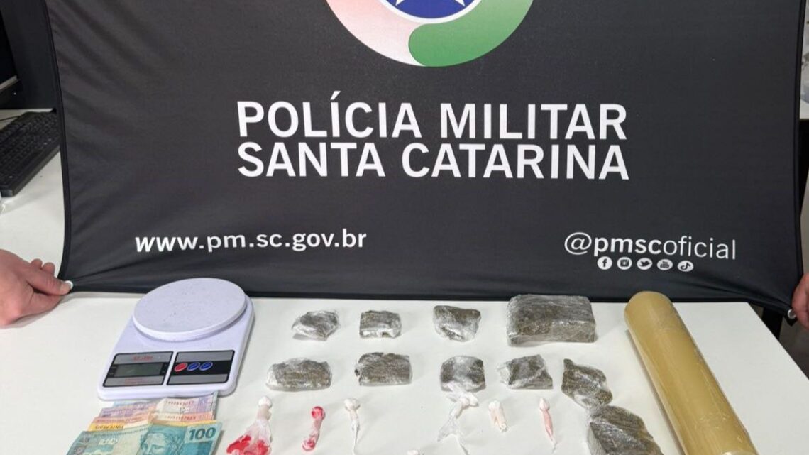 PMSC apreende drogas em residência em Chapecó PMSC apreende drogas em residência em Chapecó