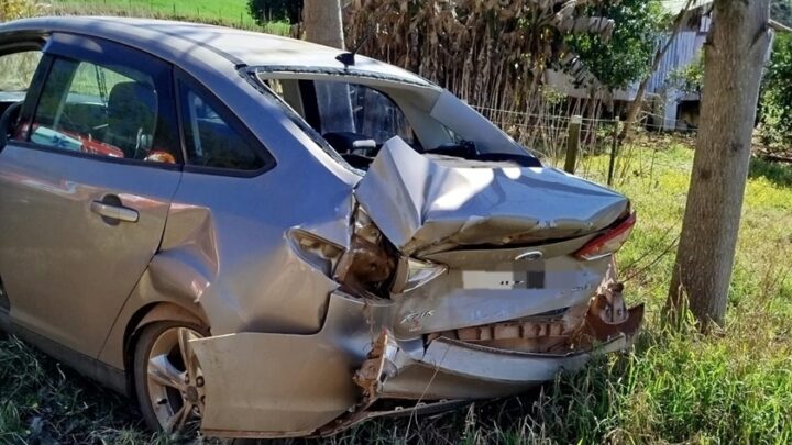 Colisão entre carros na BR-282 deixa jovem ferida em Maravilha