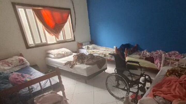Instituições clandestinas de acolhimento a idosos são interditadas em SC