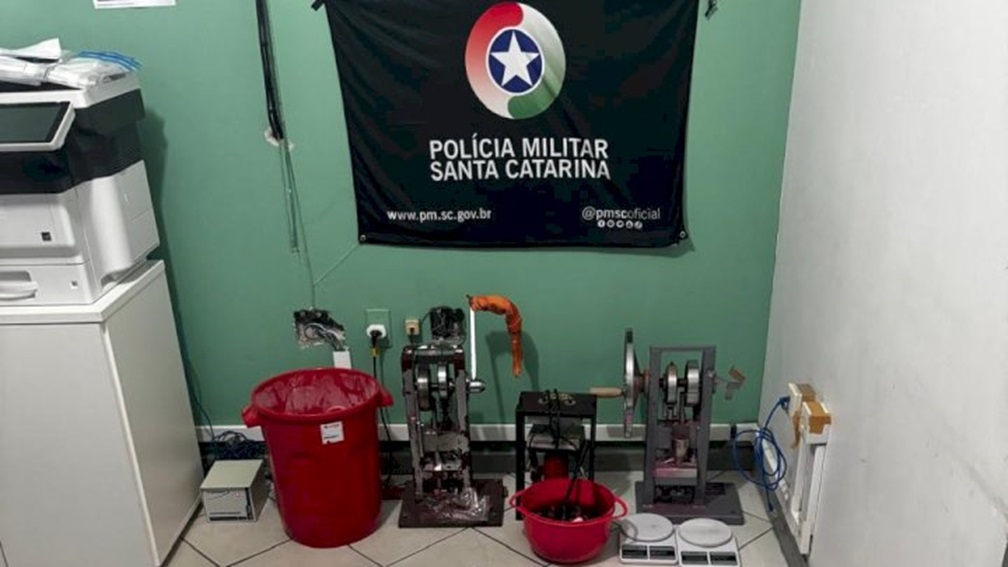 Homem é preso em São José após PM descobrir laboratório de drogas sintéticas