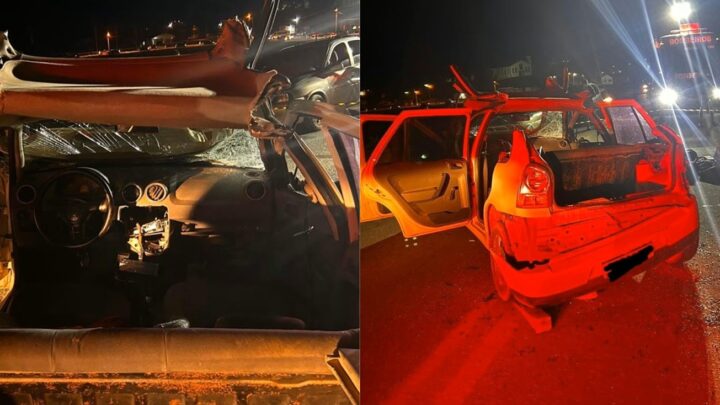 Carro cai em ribanceira e outro fica destruído após acidente na SC-410