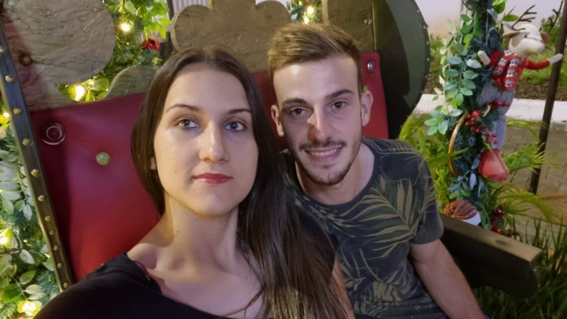 Homem de 26 anos é suspeito de matar esposa e enviar foto do corpo a familiares em SC Homem de 26 anos é suspeito de matar esposa e enviar foto do corpo a familiares em SC