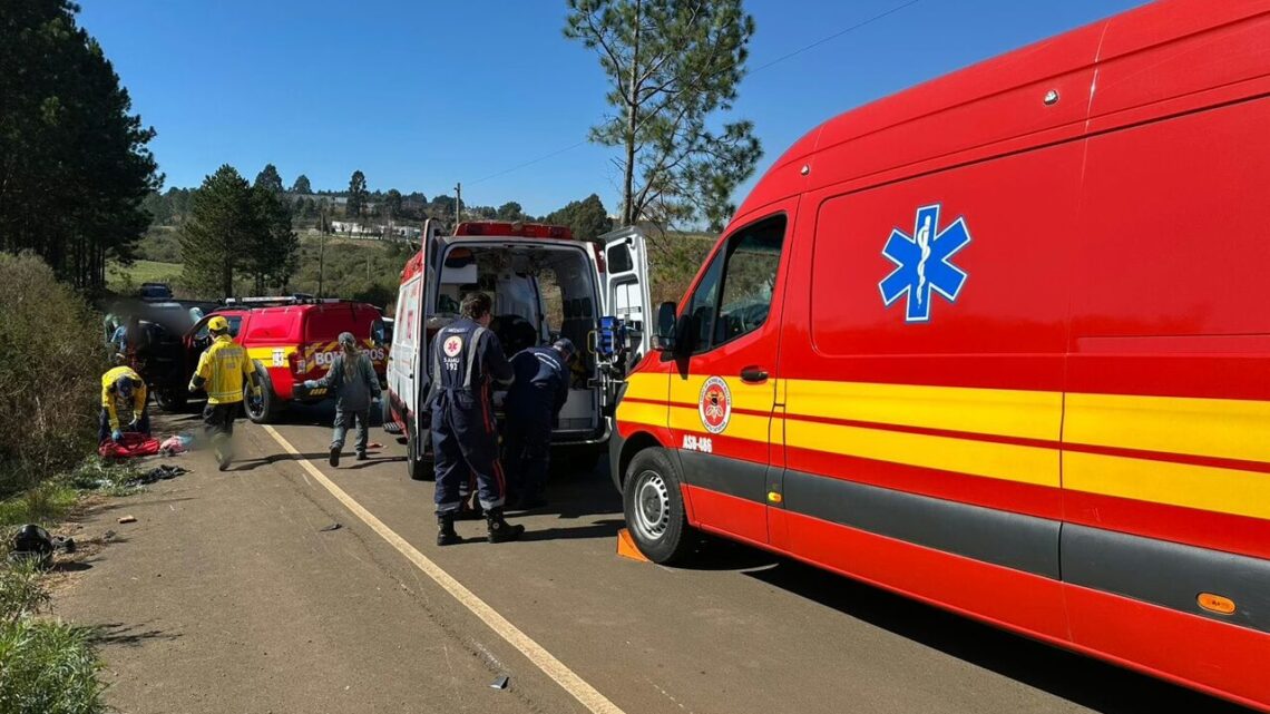 Motociclista atropela quatro pessoas em SC; bebê de 8 meses está entre as vítimas Motociclista atropela quatro pessoas em SC; bebê de 8 meses está entre as vítimas