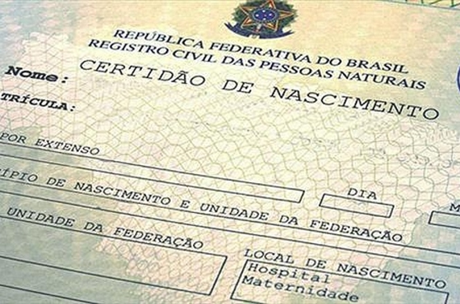 Aos 80 anos, pai reconhece filha de 53 em audiência de conciliação no Meio-Oeste