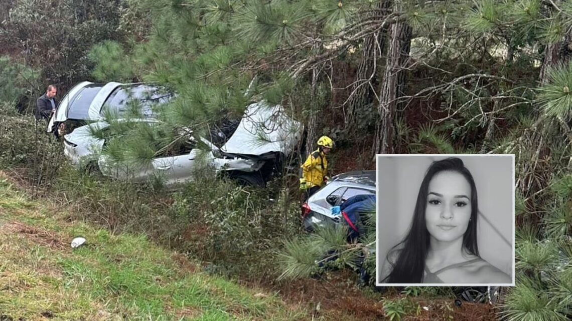 Mulher morre em grave acidente com carro de luxo na BR-282 em SC Mulher morre em grave acidente com carro de luxo na BR-282 em SC