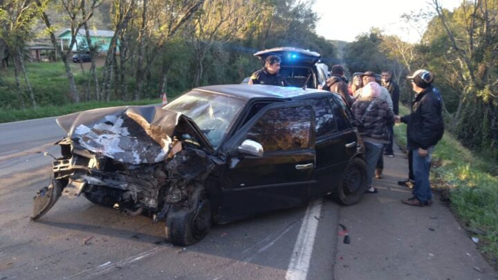 Colisão com cinco veículos deixa feridos na BR-282