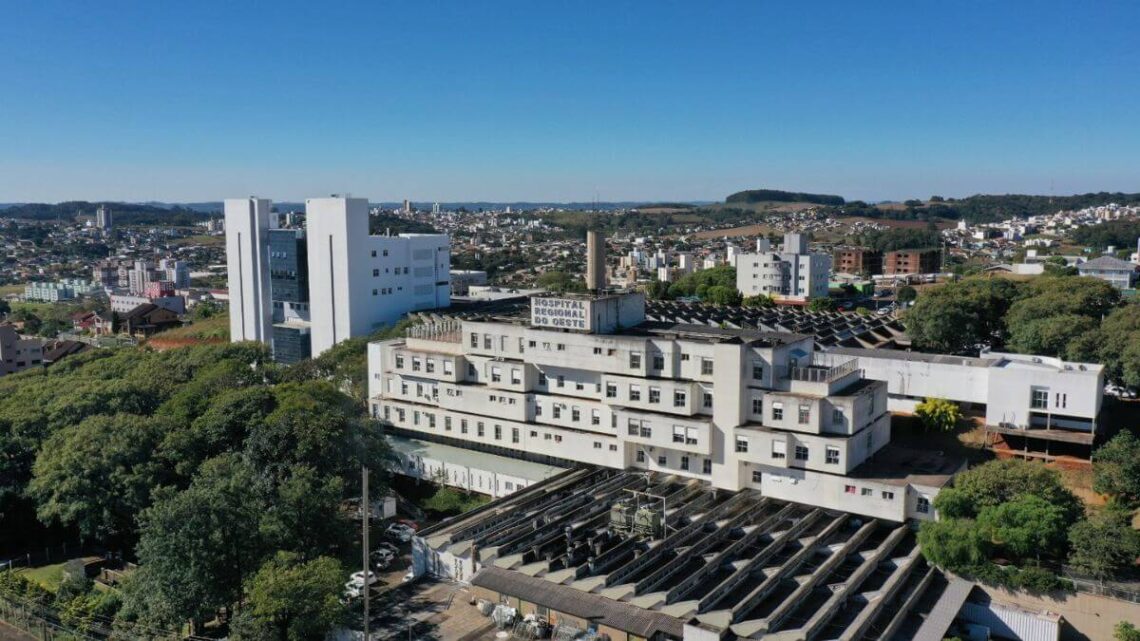 Condenado a 30 anos de prisão por matar homem a tiros em estacionamento do HRO em Chapecó Condenado a 30 anos de prisão por matar homem a tiros em estacionamento do HRO em Chapecó