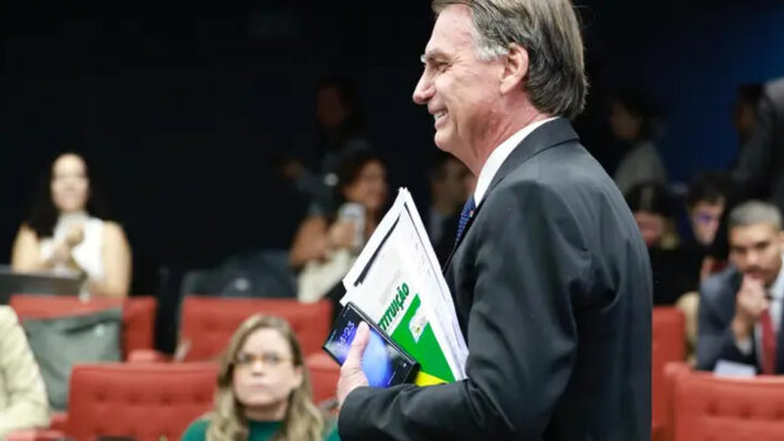Em alegações finais, Bolsonaro pede para ser absolvido pelo STF