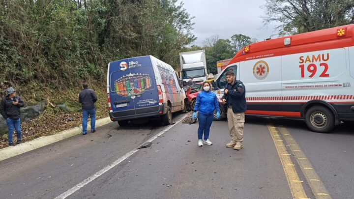 Grave acidente entre quatro veículos na BR-282 deixa um morto em Xaxim