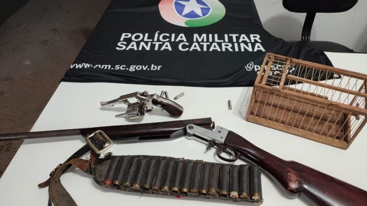 PMA cumpre mandado de busca e apreensão em residência de caçador cadastrado e o prende por posse irregular de arma de fogo