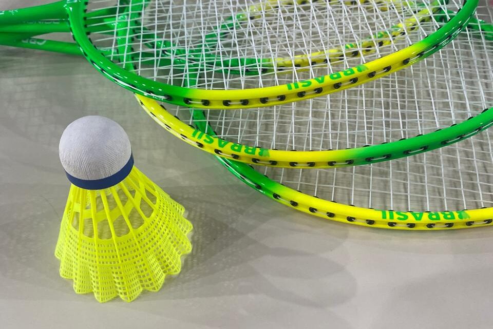 Badminton é um diferencial nos jogos internos do Nelson Horostecki