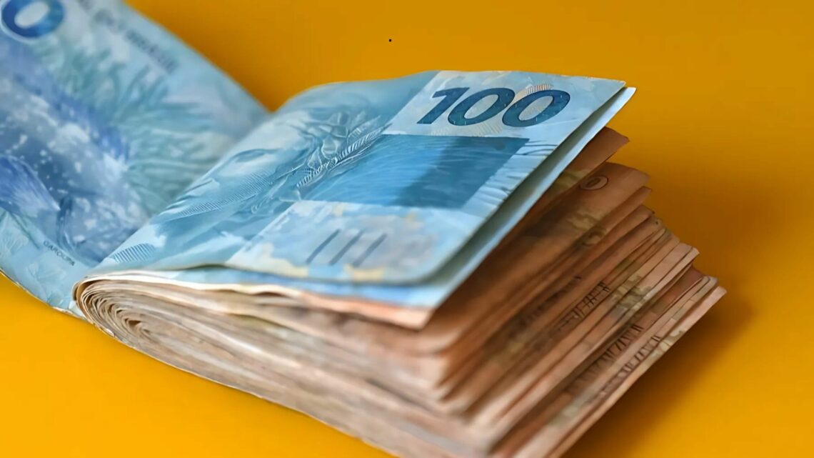 Governo prevê salário mínimo de R$ 1.631 em 2026 Governo prevê salário mínimo de R$ 1.631 em 2026