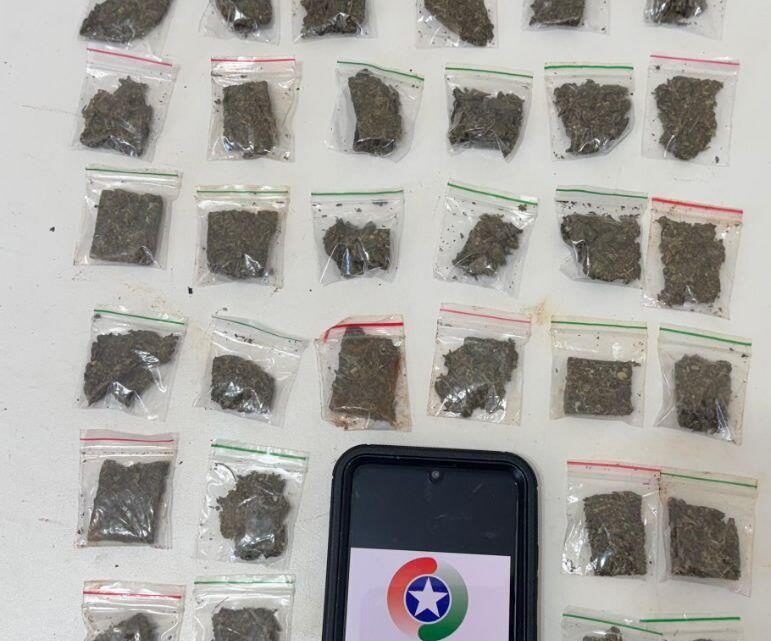 Polícia Militar apreende drogas e conduz dois adolescentes de 17 anos em Chapecó
