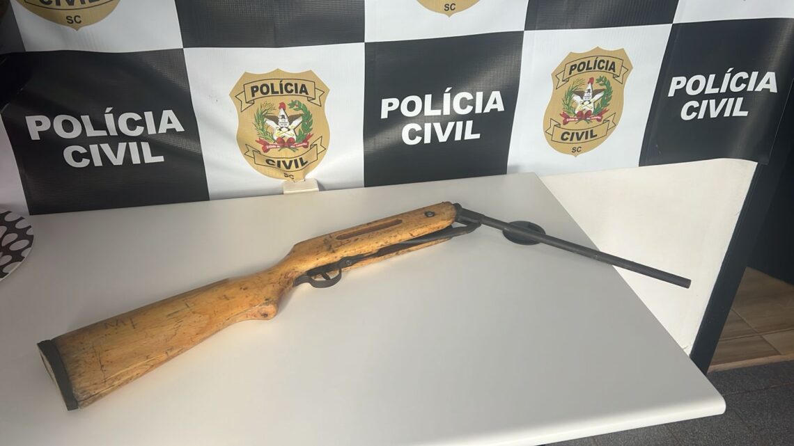 Polícia Civil de Xanxerê cumpre mandado de busca e apreensão e apreende adolescente por homicídio Polícia Civil de Xanxerê cumpre mandado de busca e apreensão e apreende adolescente por homicídio