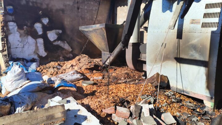 Aviário com filhotes de peru é atingido por incêndio em Palmitos