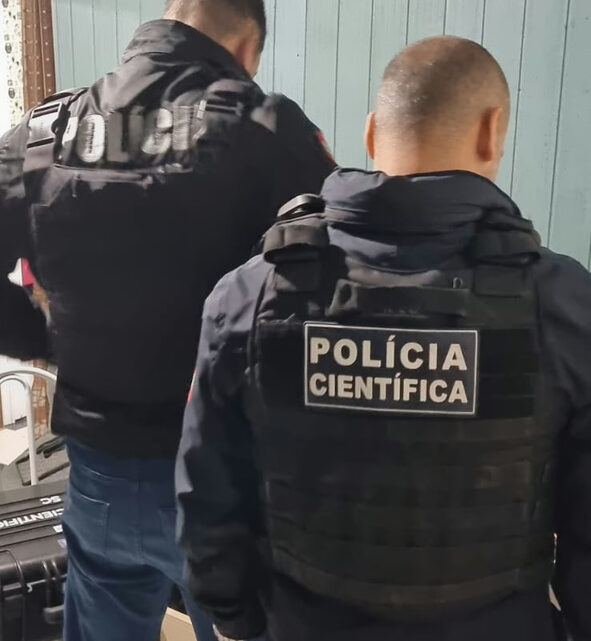 Jovem é suspeito de usar redes sociais para compartilhar conteúdo sexual infantil em SC