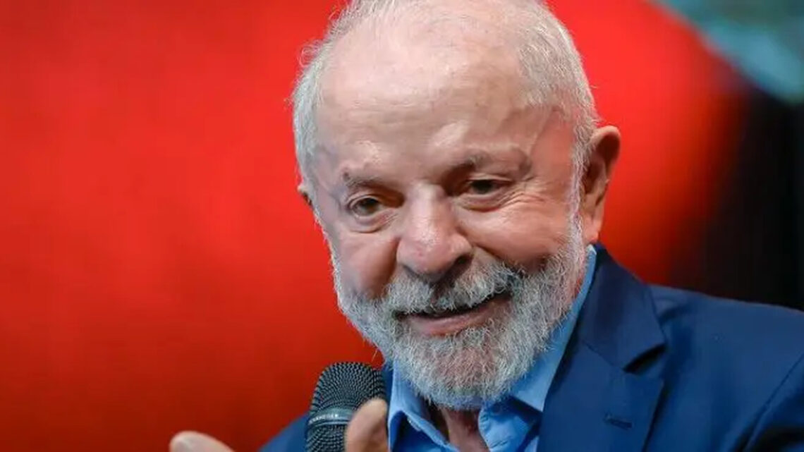 Em evento do PT, Lula homenageia condenados na Lava Jato e Mensalão