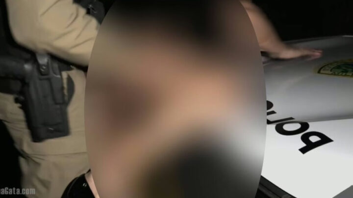 Vídeo vazado mostra policial fazendo sexo com mulher no capô de viatura