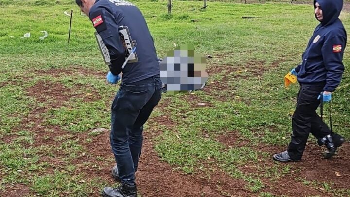 Homem é morto a tiros após agredir ex-companheira em casa noturna no Oeste
