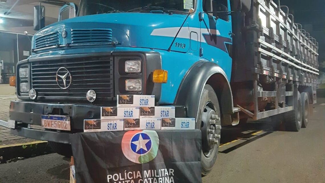 Mais de 100 mil maços de cigarros são flagrados em caminhão no Extremo-Oeste Mais de 100 mil maços de cigarros são flagrados em caminhão no Extremo-Oeste