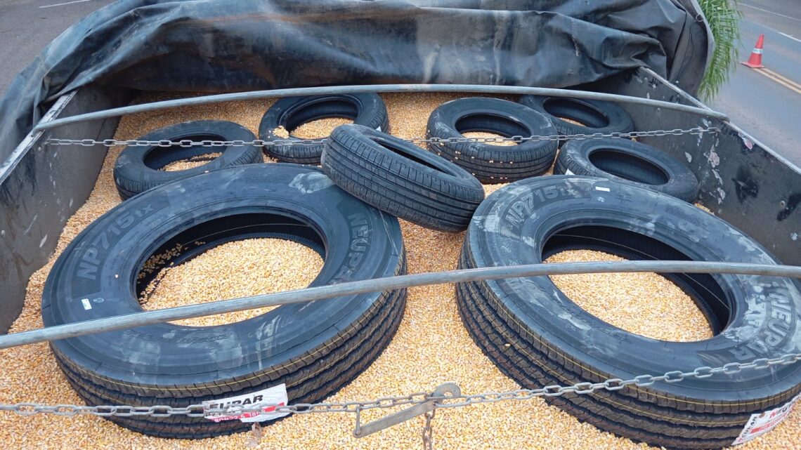 Polícia apreende 12 pneus contrabandeados na SC-157 em Novo Horizonte