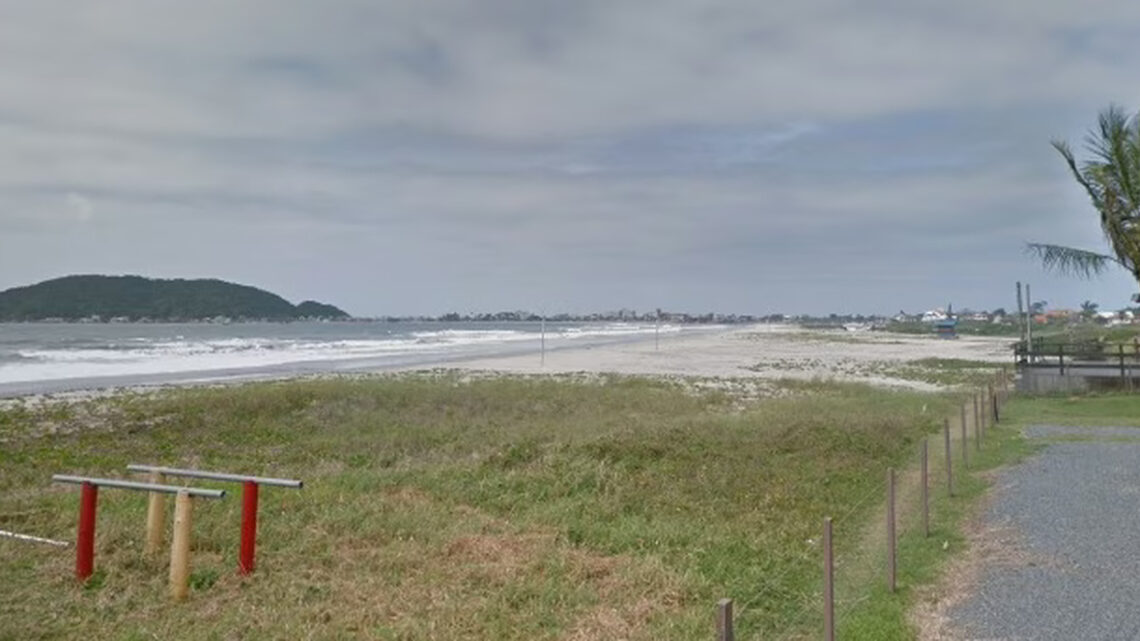 Homem tenta estuprar mulher, foge para o mar e é preso em SC Homem tenta estuprar mulher, foge para o mar e é preso em SC