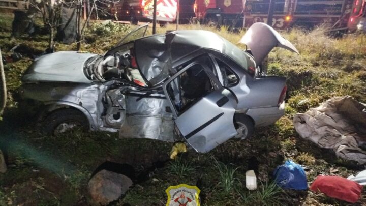 Acidente envolvendo caminhão e carro mata motorista em Caçador