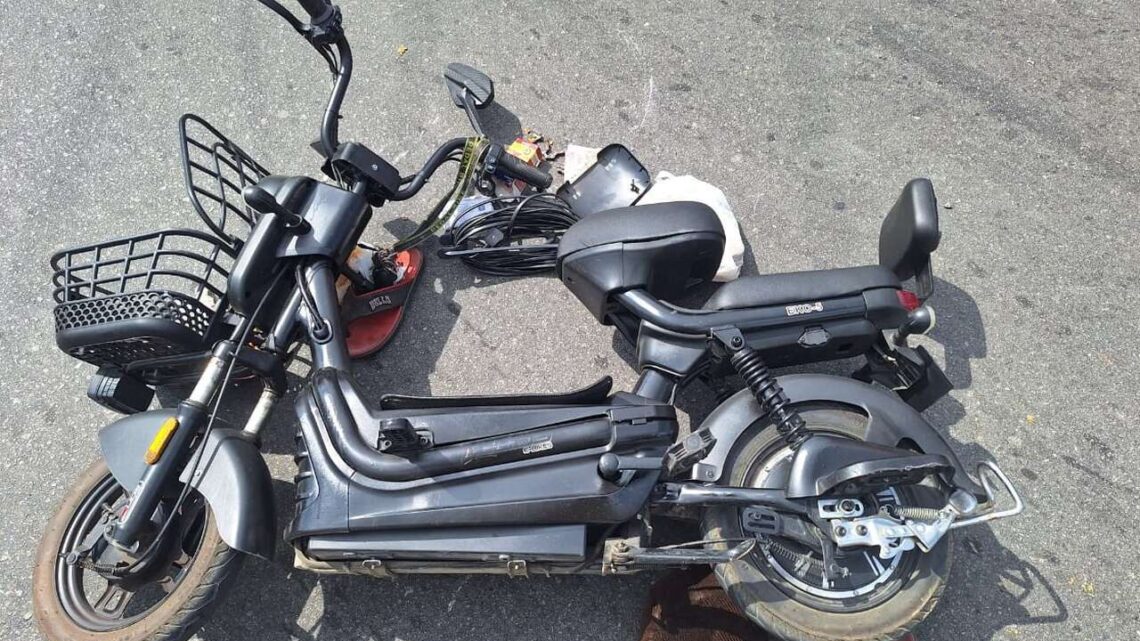 Idoso morre após cair de scooter e ser atropelado por carro em Camboriú Idoso morre após cair de scooter e ser atropelado por carro em Camboriú