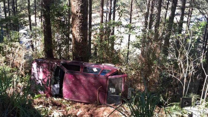 Motorista é encontrado 8 horas após sair da pista e capotar veículo em ribanceira