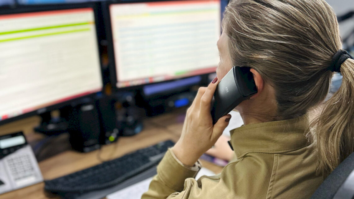 Mãe salva bebê engasgado após ligar no 190 e receber orientação da Polícia Militar