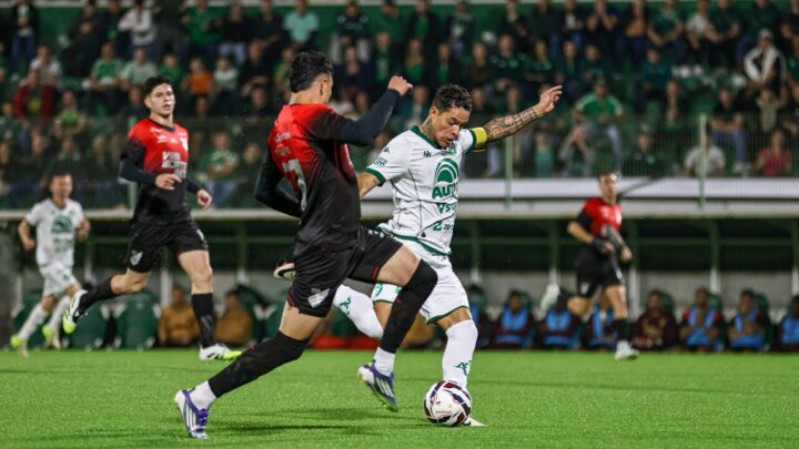 Chapecoense é superada pelo Athletico Paranaense