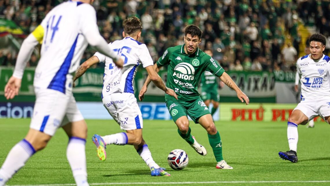 Chapecoense perde pro Avaí em casa e se afasta da classificação pra série A Chapecoense perde pro Avaí em casa e se afasta da classificação pra série A