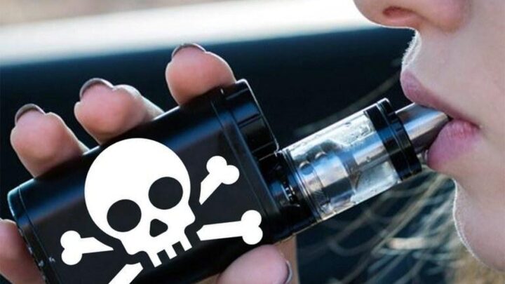 Adolescentes são flagrados usando cigarro eletrônico em escola de SC