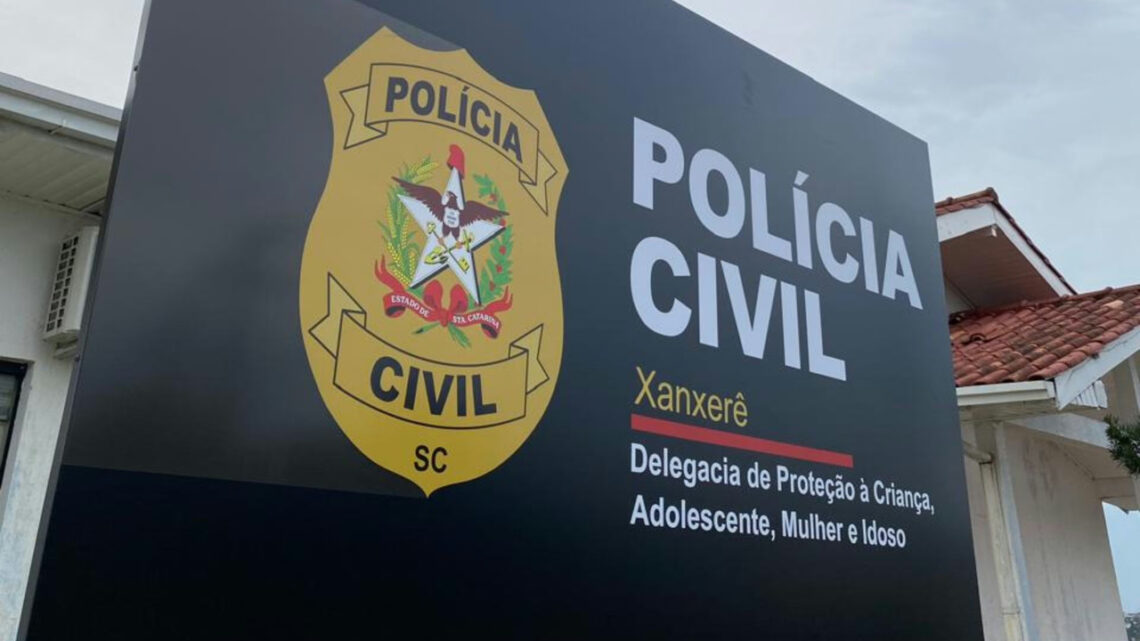 Em SC, aluna recebe ameaças e celular é apreendido